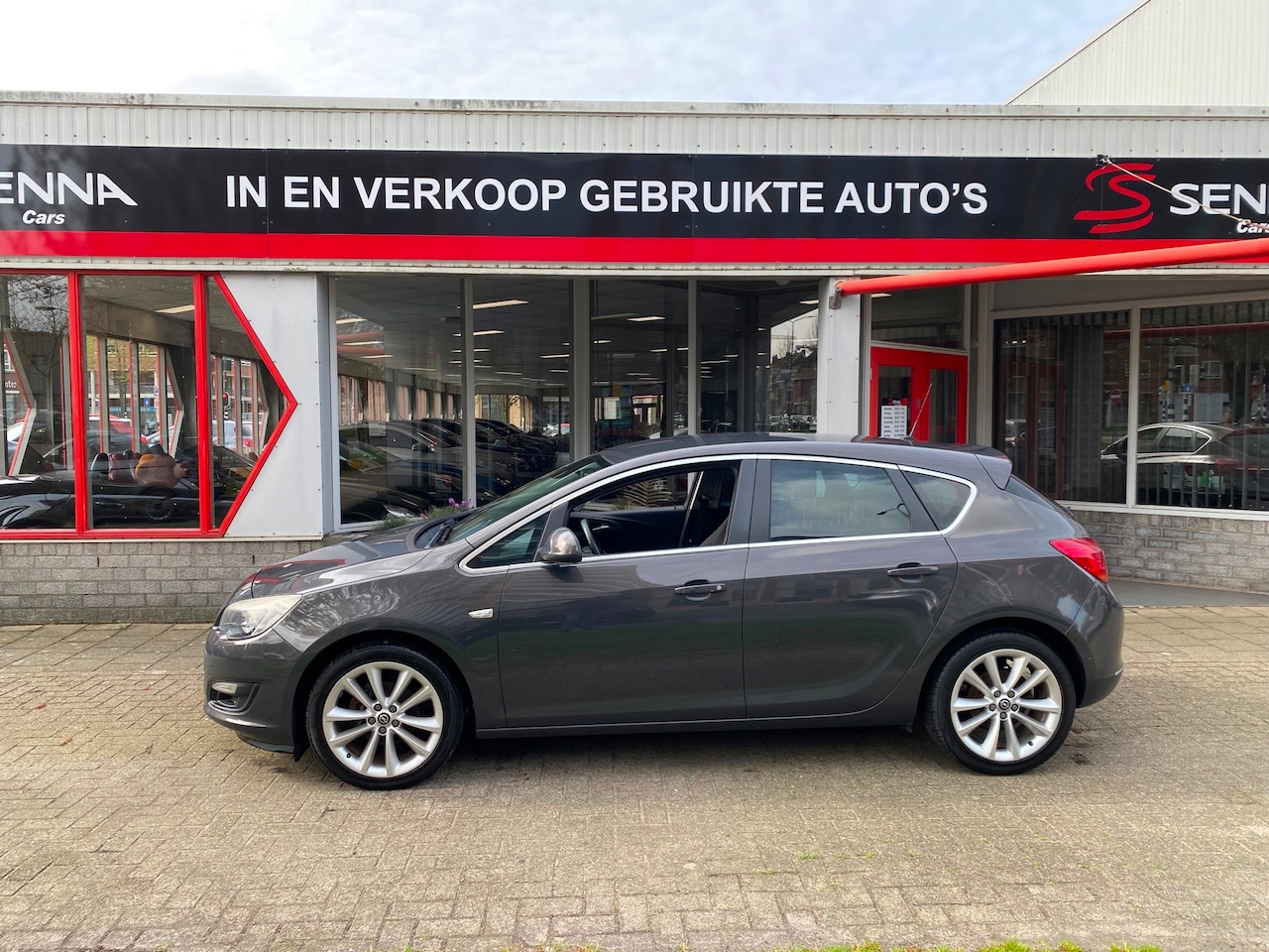 Opel Astra - 1.4 Edition - 18 inch - Airco - 2013 - Inr Mog !! - AutoWereld.nl