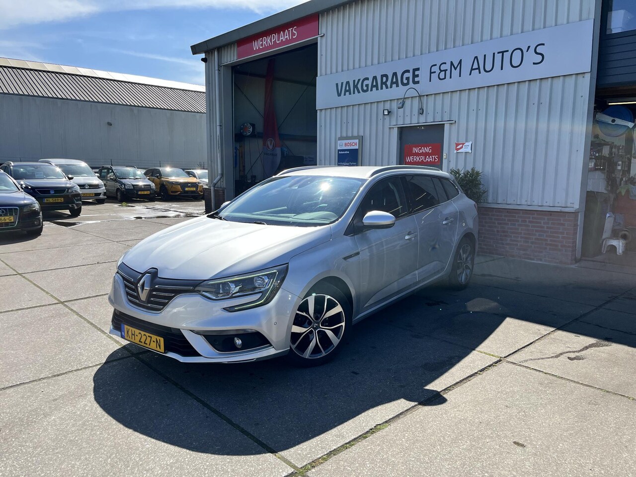 Renault Mégane Estate - 1.2 TCe Bose Camera, trekhaak, blindspot - AutoWereld.nl