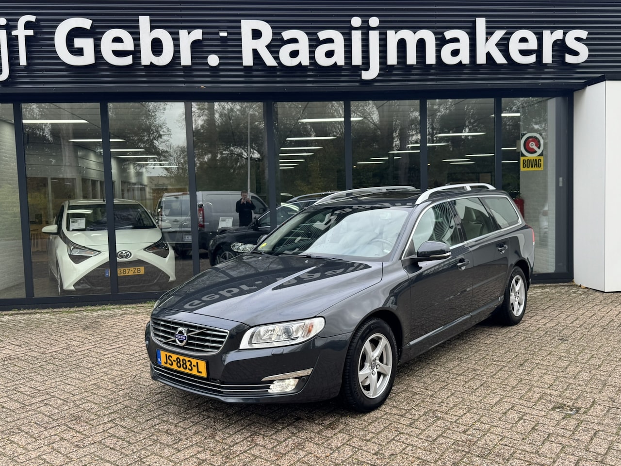 Volvo V70 - 2.0 D3 Polar+ *Schuifdak*Leder*AHK*EXPORT/EX.BPM* - AutoWereld.nl