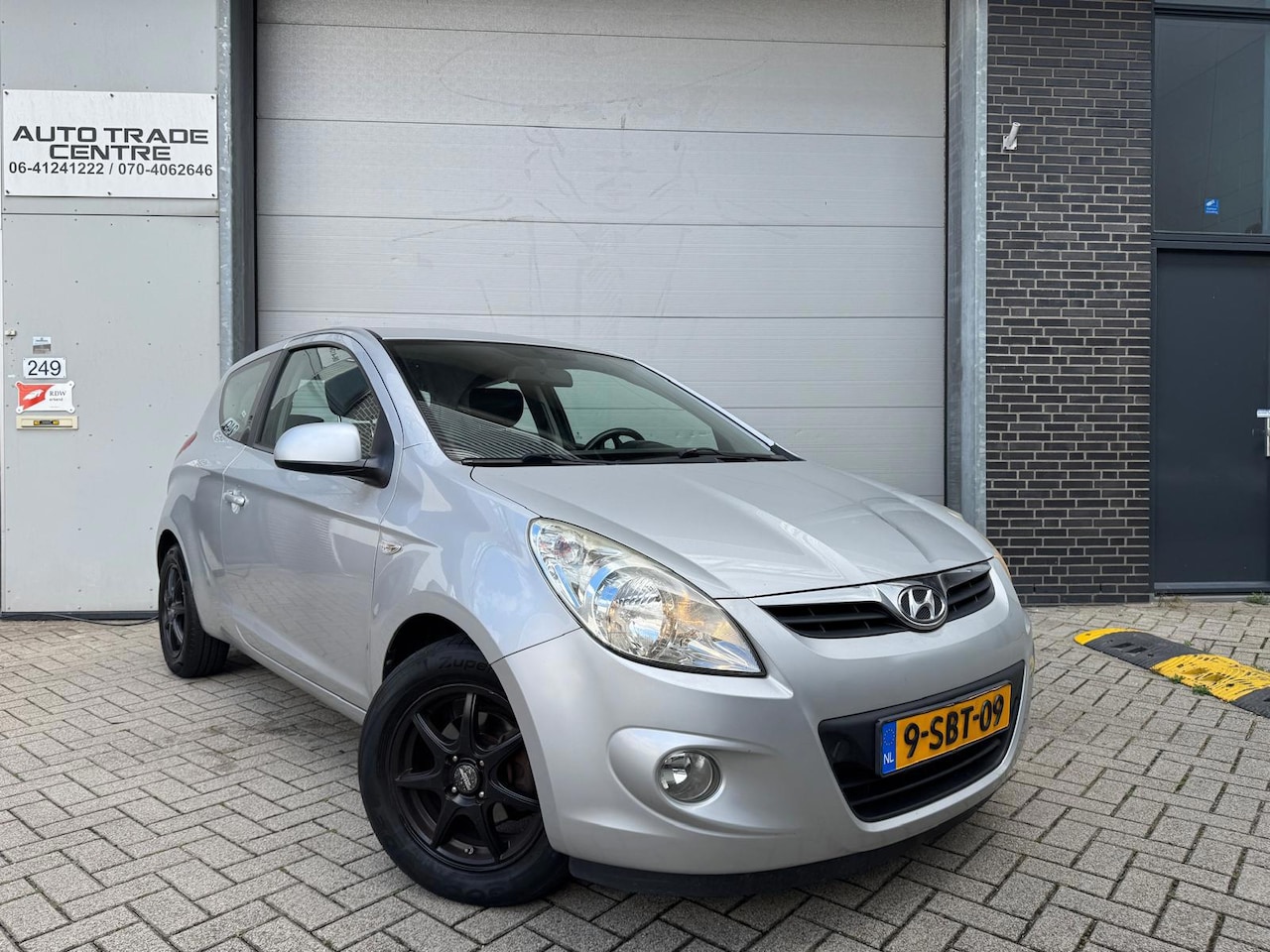 Hyundai i20 - 1.4i DynamicVersion [AUT | Airco | Elek. pakket] - AutoWereld.nl
