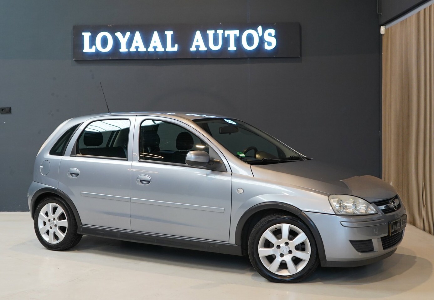 Opel Corsa - 1.2-16V Silverline | AIRCO | TREKHAAK | ELEK.RAMEN | APK. - AutoWereld.nl