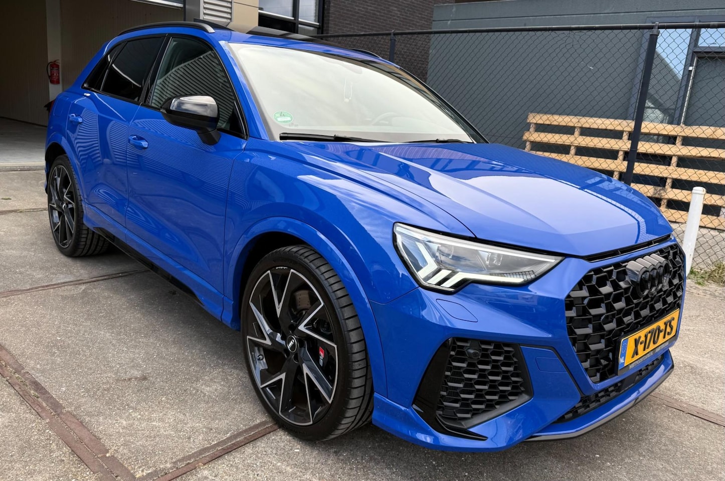 Audi Q3 - RSQ3 - PANO | VOL | 360 | RS SEATS | KEYLESS | AMBIENT - AutoWereld.nl