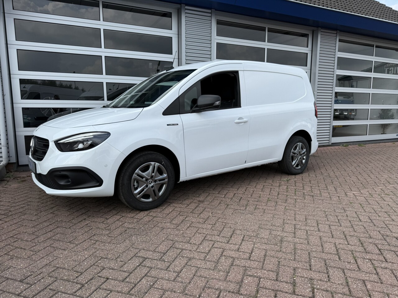 Mercedes-Benz eCitan - 112 Pro L1 51 kWh Parkeer assistent/Cruise/Camera/Carplay - AutoWereld.nl