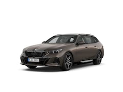 BMW i5 Touring - eDrive40 M Sport Pro Edition 84 kWh | M Sportpakket Pro | Innovation Pack | Travel Pack |