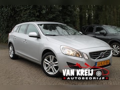Volvo V60 - 1.6 T3 Momentum, Automaat, Airco, Navi, Nap
