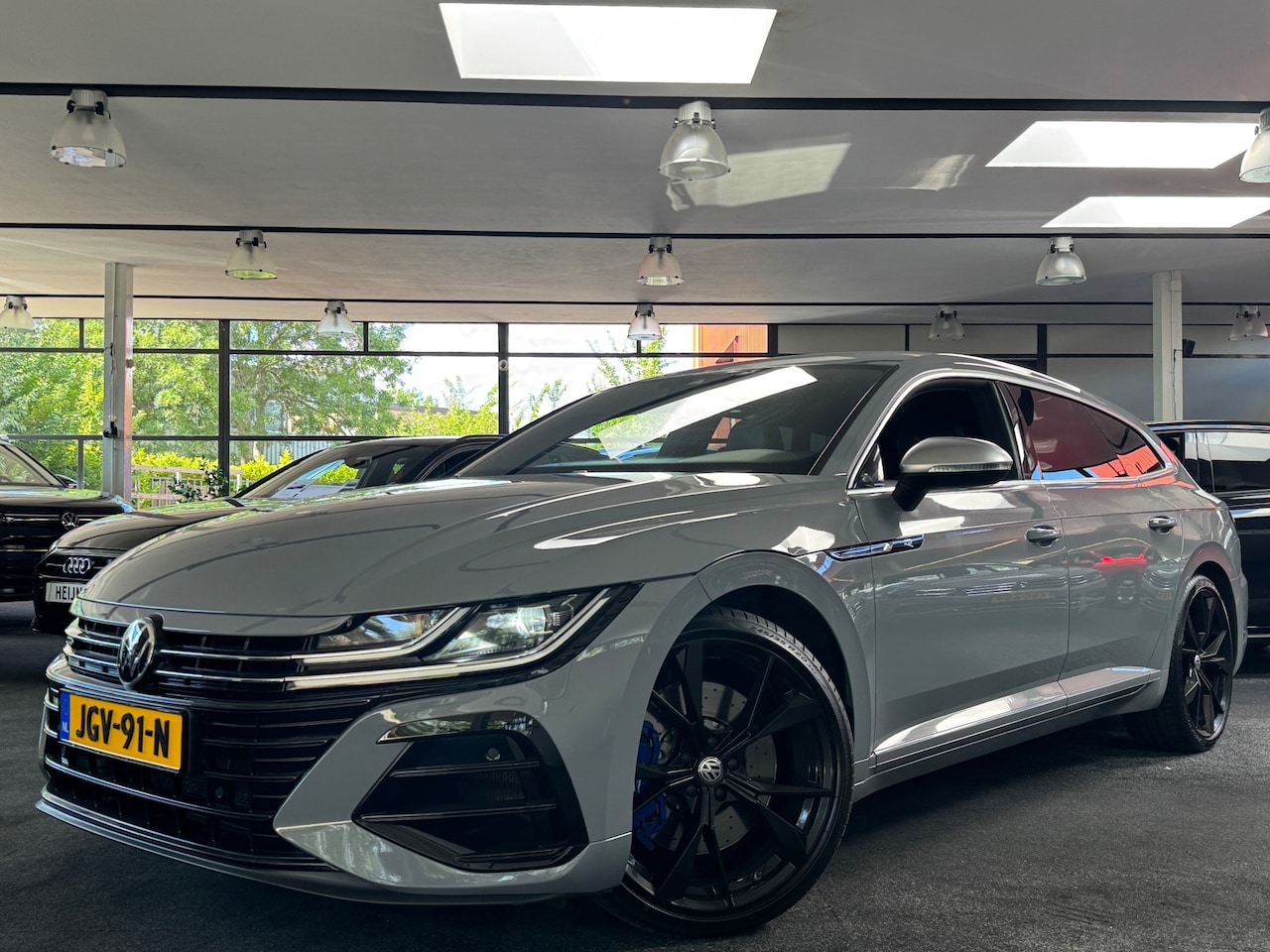 Volkswagen Arteon Shooting Brake - R 4Motion 2.0 TSI 320PK R-SPORT NAVI/LEDER/VIRTUAL - AutoWereld.nl