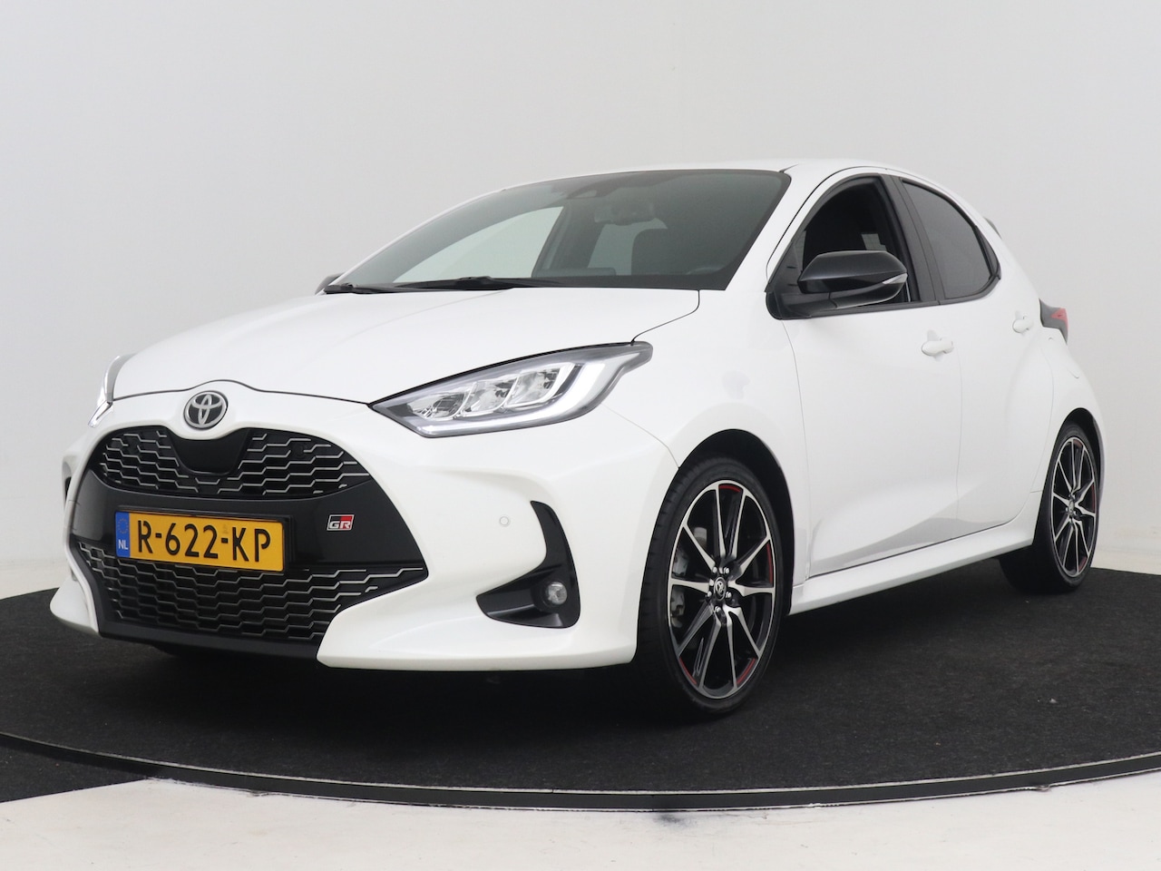 Toyota Yaris - 1.5 Hybrid GR Sport Buy N Drive - AutoWereld.nl