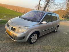 Renault Grand Scénic - 2.0-16V Privilège Luxe AUTOMAAT 7 persoon