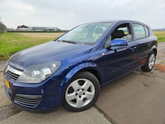Opel Astra - 1.6 Edition/ automaat/ aangepast voor invalide mensen