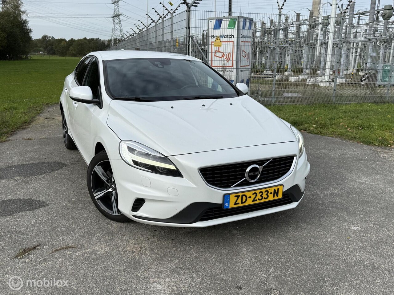 Volvo V40 - 2.0 D2 R-Design Facelift Automaat Harman Kardon - AutoWereld.nl