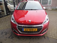 Peugeot 208 - 1.2 PureTech Signature Staat in DE KRIM
