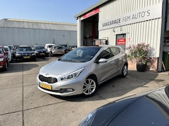 Kia Cee'd - 1.4 CVVT X-ecutive clima, cruise, camera, pano, pdc achter
