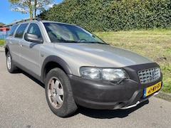 Volvo XC70 - 2.5 T AWD Geartronic BENZINETANK LEK