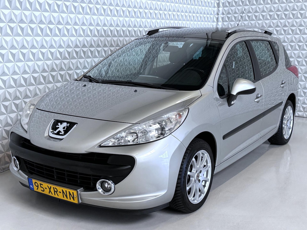 Peugeot 207 SW - 1.4 VTi XS Airco Trekhaak / 220.000km (2007) - AutoWereld.nl