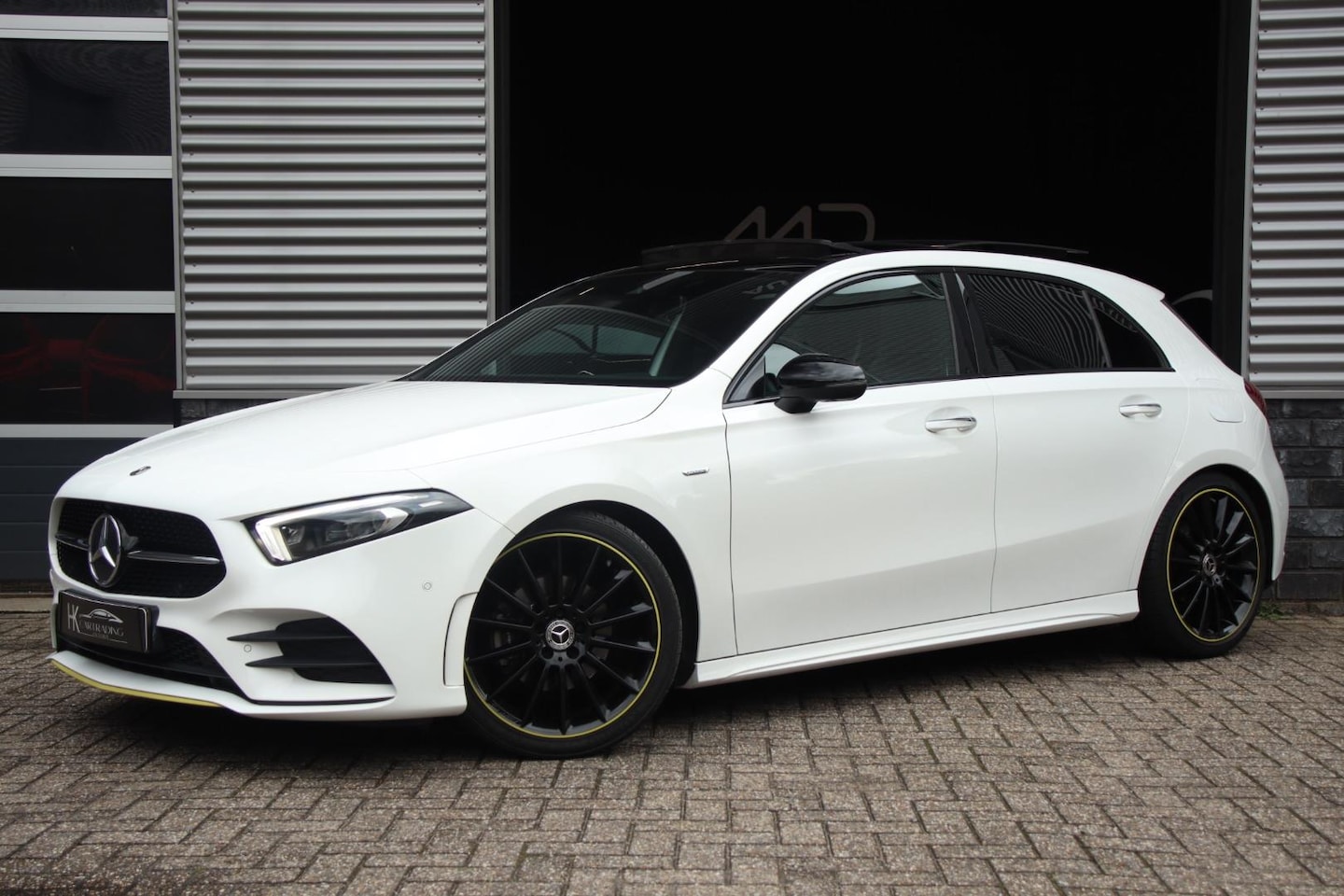 Mercedes-Benz A-klasse - 180 AMG| Edition 1 | Pano | 360 | Keyless - AutoWereld.nl