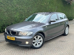 BMW 1-serie - 116i High Executive /SCHUIFDAK/CRUISE/NAVI/PDC/RIJDTSUPER/