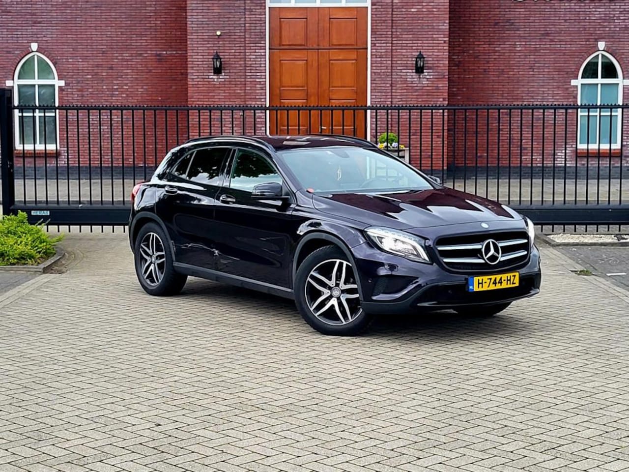 Mercedes-Benz GLA-Klasse - 200 Edition 1 / Stoelverwarming / Achteruitrijcamera / Airco - AutoWereld.nl