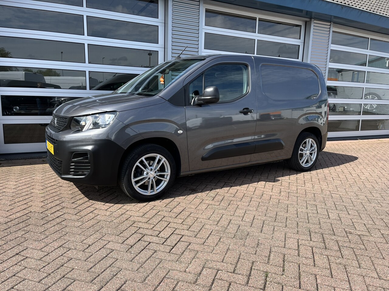 Peugeot Partner - 1.6 BlueHDI Premium Euro 6 - AutoWereld.nl
