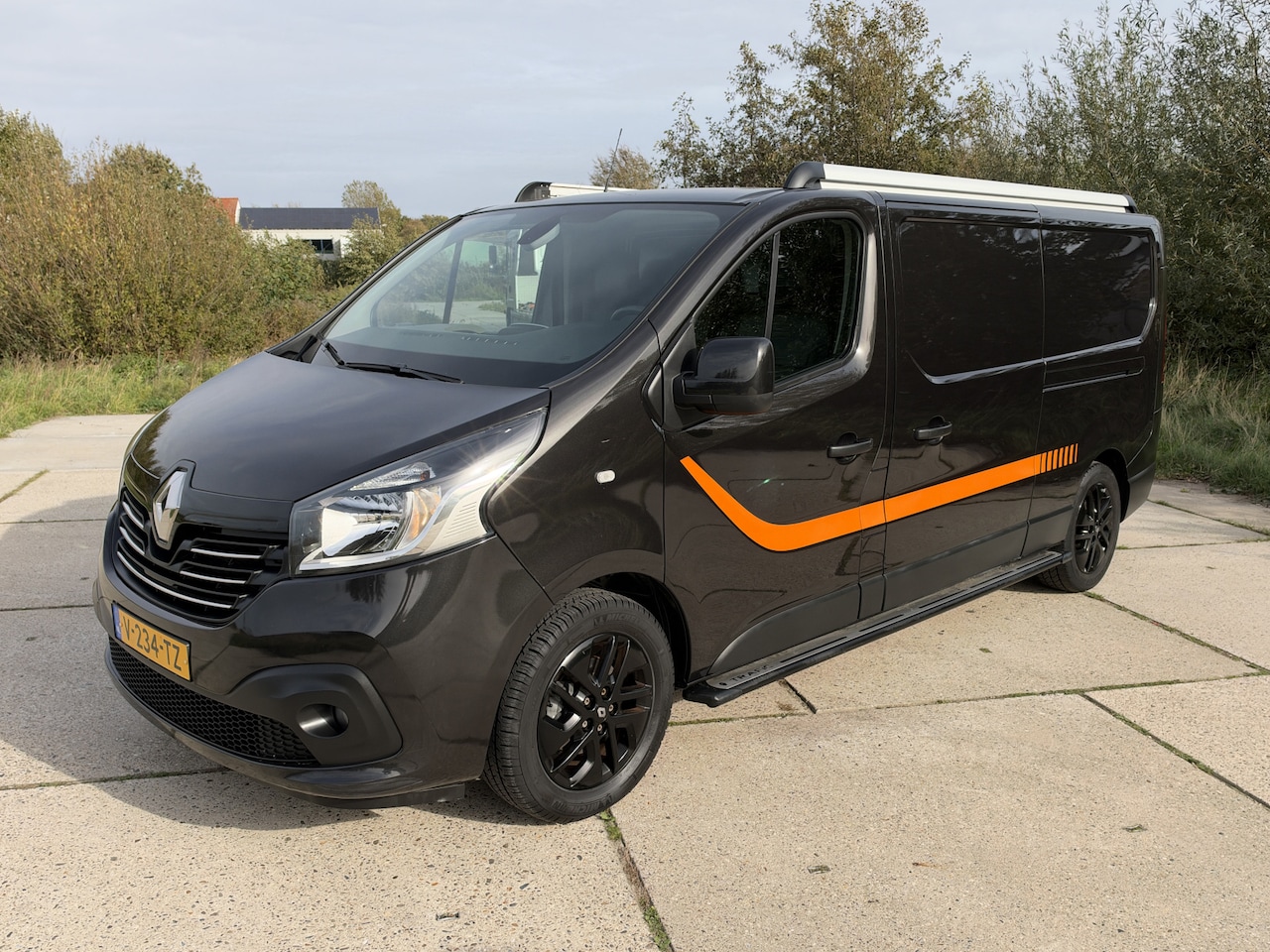 Renault Trafic - 1.6 dCi 145pk L2 H1 airco leder navigatie carplay - AutoWereld.nl