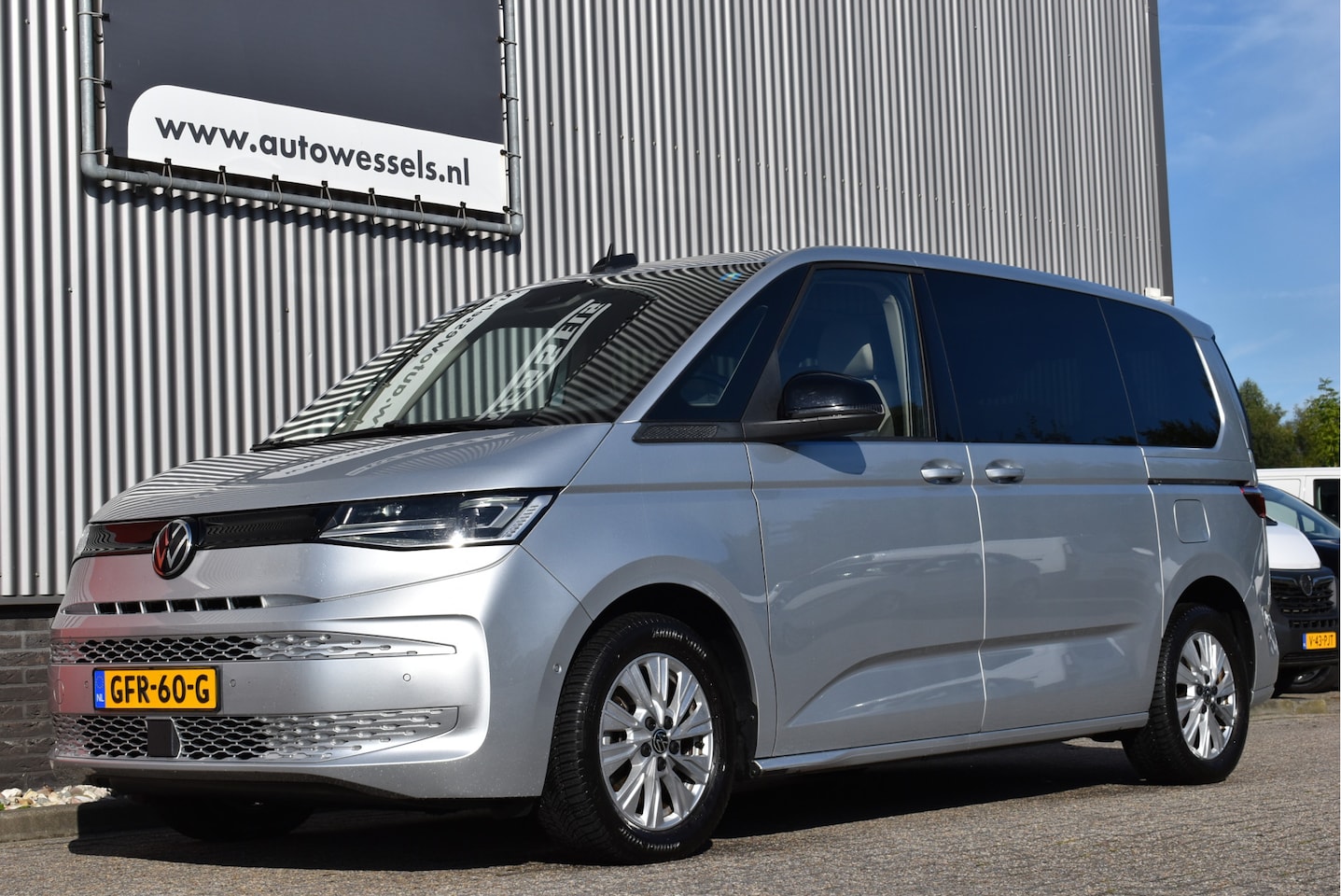 Volkswagen Multivan - 1.4 eHybrid L1 7p, Trekhaak, Panorama, Cruise, Camera, PDC, Stoelverwarming - AutoWereld.nl