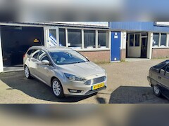 Ford Focus Wagon - 1.0 Titanium Leer Trekhaak full option dealeronderhouden