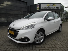 Peugeot 208 - 1.2 PureTech Signature / Navi / PDC / Carplay