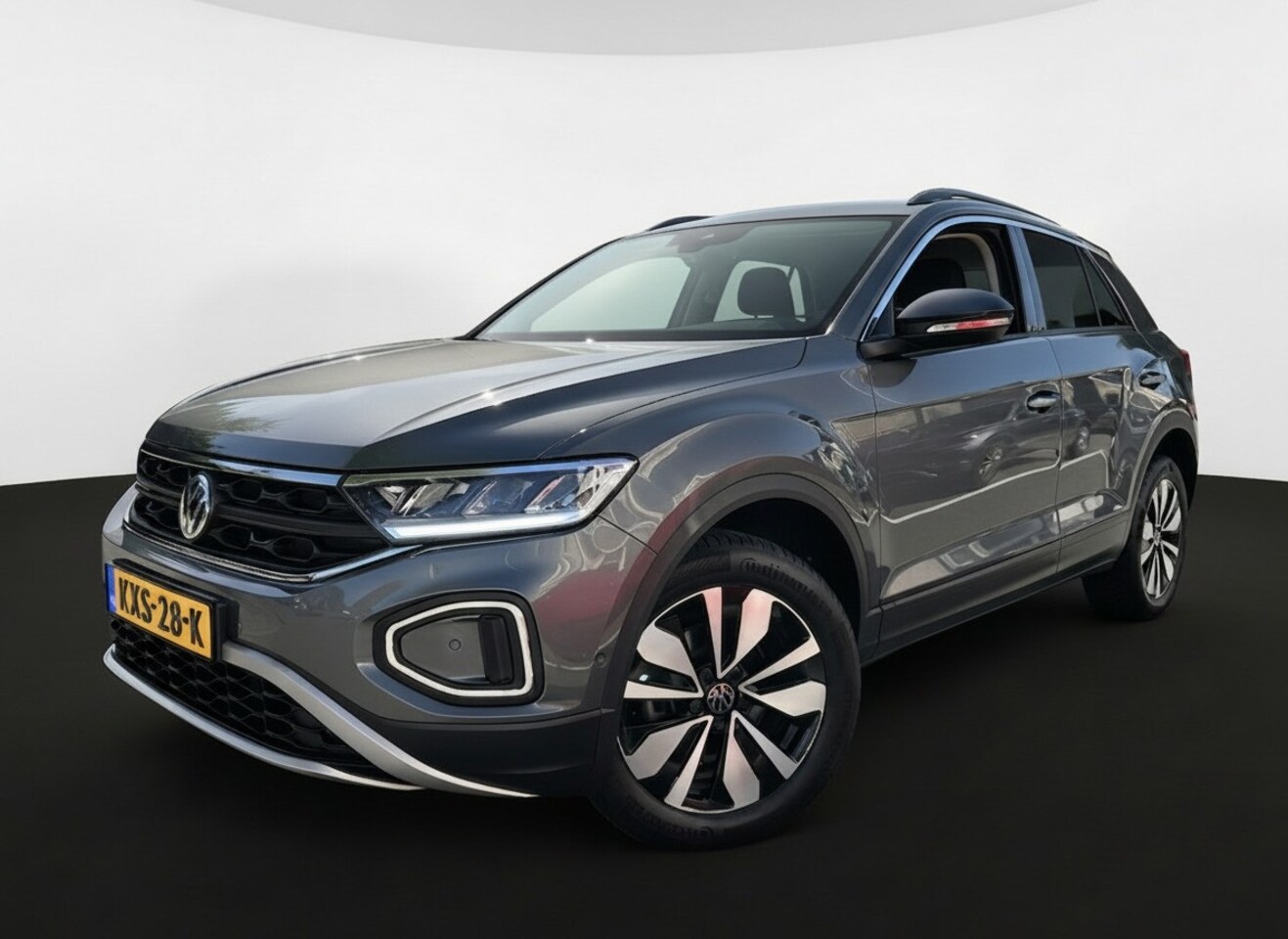 Volkswagen T-Roc - TSI 115PK LIFE GOAL EDITION NAVI/CARPLAY/PDC - AutoWereld.nl