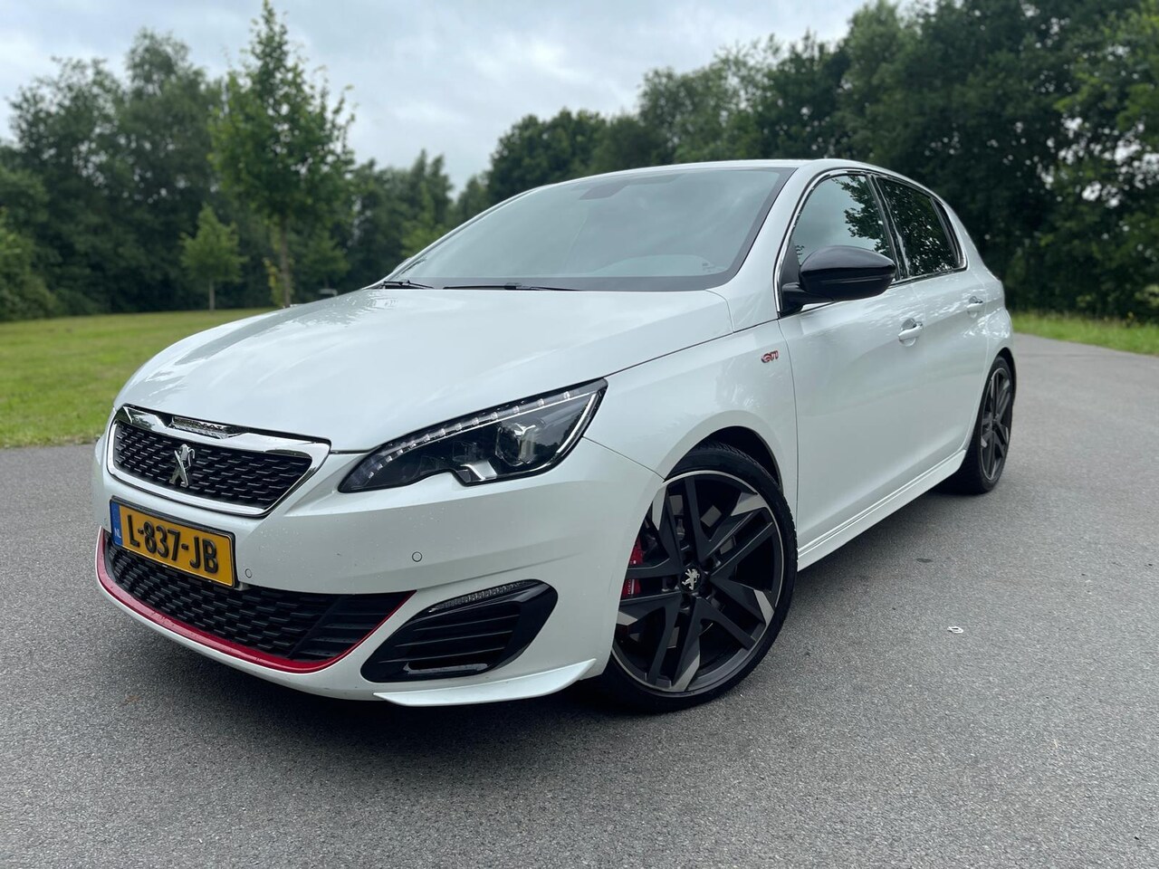 Peugeot 308 - 1.6 e-THP GTi 270 PK | Full options | REMUS Uitlaat | Massage | Navi | Camera | LED | Keyl - AutoWereld.nl