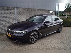 BMW 5-serie - 520i Business Edition Plus M Sport Autom Schkdak Leder Sportst Navi Camera Adaptieve Cruis