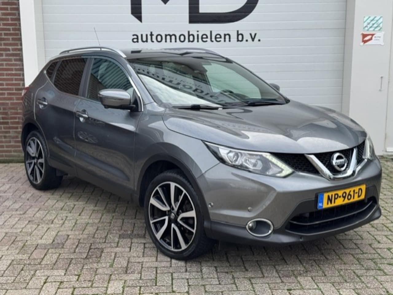 Nissan Qashqai - 1.6 Tekna - Dealer onderhouden - Panorama dak - AutoWereld.nl