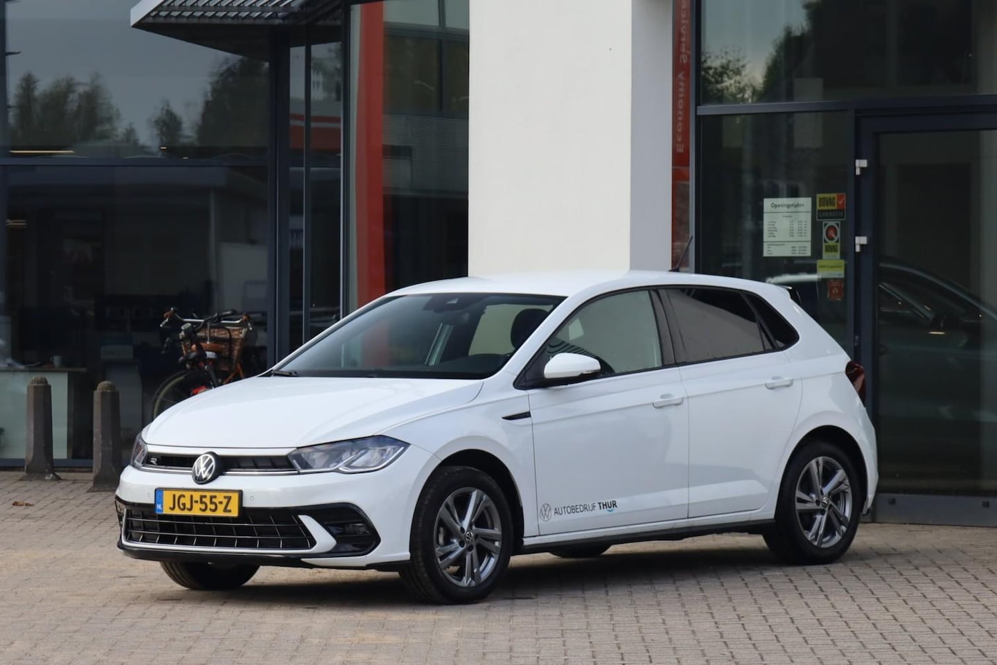 Volkswagen Polo - 1.0 TSI R-Line 1.0 TSI R-Line 95PK / 70kW, Verwarmbare voorstoelen, Keyless Entry & Start, volledig digit - AutoWereld.nl