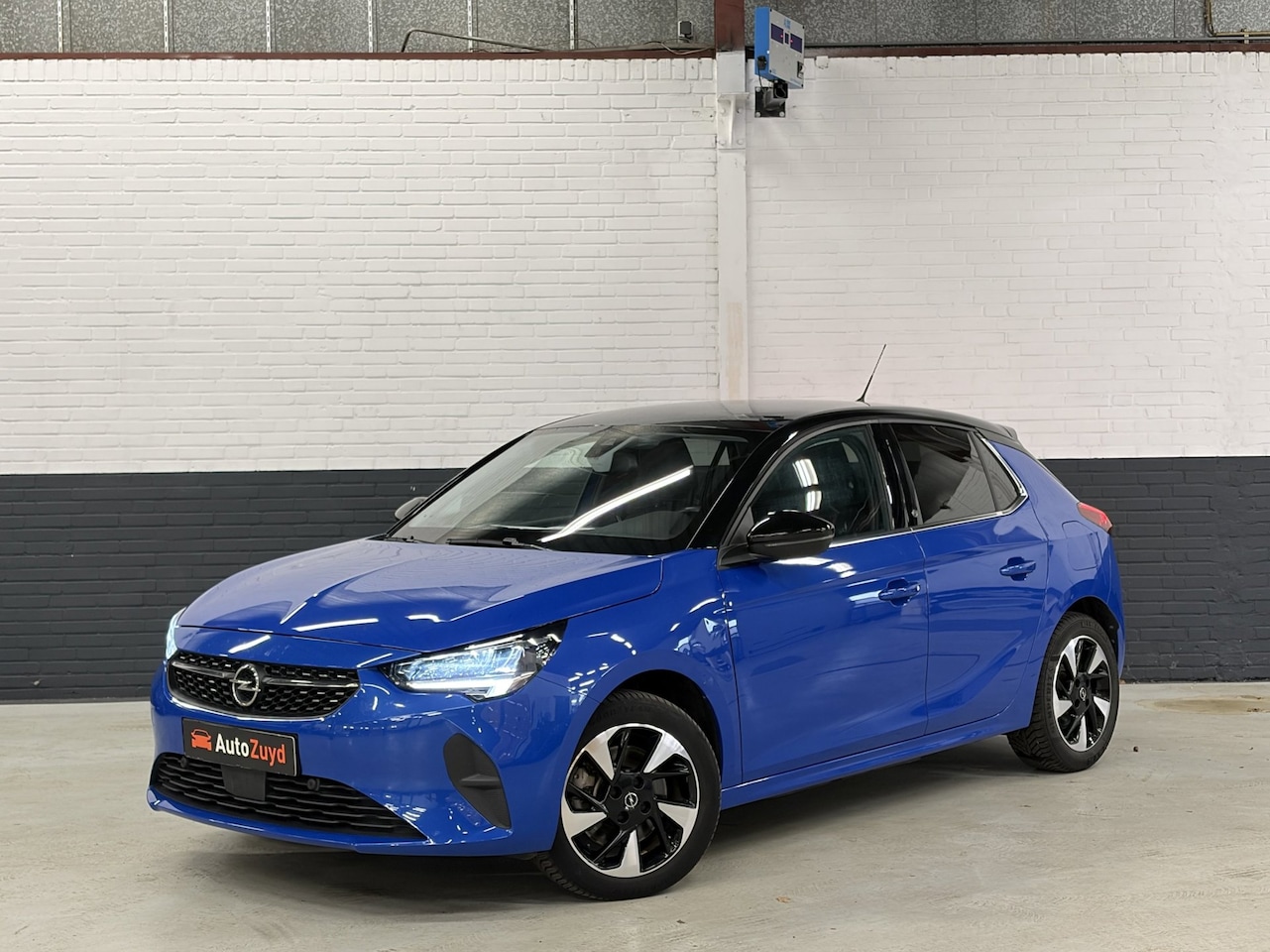 Opel Corsa-e - Elegance 50 kWh Automaat / Carplay / Camera / Stoel + Stuurverwarming - AutoWereld.nl