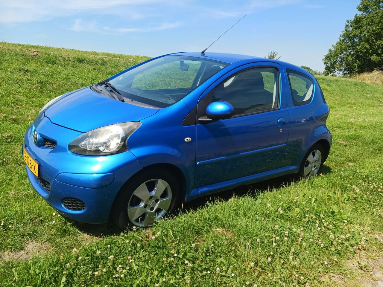 Toyota Aygo - 1.0i 12V Access Airco Nieuwe koppeling Elk Ramen APK 10-7-2027 - AutoWereld.nl