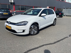 Volkswagen e-Golf - E-Golf Volledig elektrisch | Snellaadfunctie | Navigatie | Stoelverwarming | Adapt. Cruise