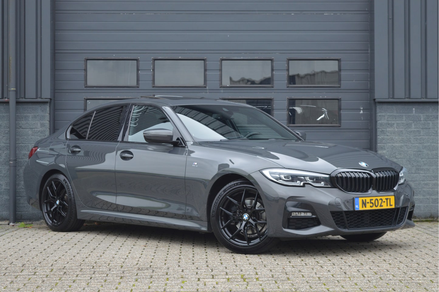 BMW 3-serie - 318i Business Edition | M-PAKKET | SCHUIFDAK | HIFI | CAMERA | - AutoWereld.nl