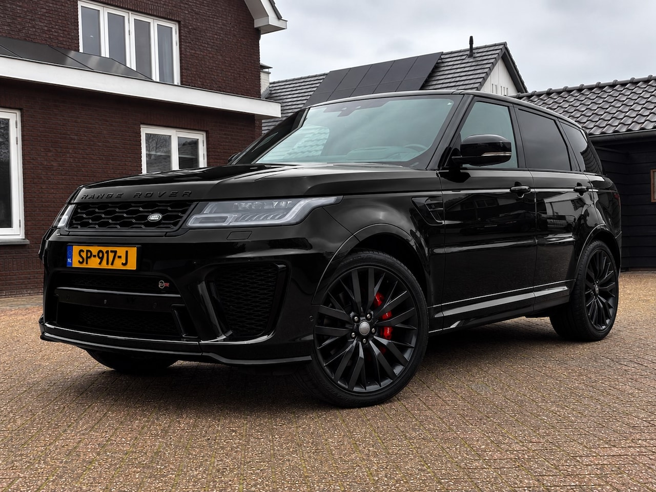 Land Rover Range Rover Sport - 5.0 V8 SC SVR 576 PK ! Facelift ! Carbon ! Pano, Cruis, Airco, Stoelverw voor + achter! - AutoWereld.nl