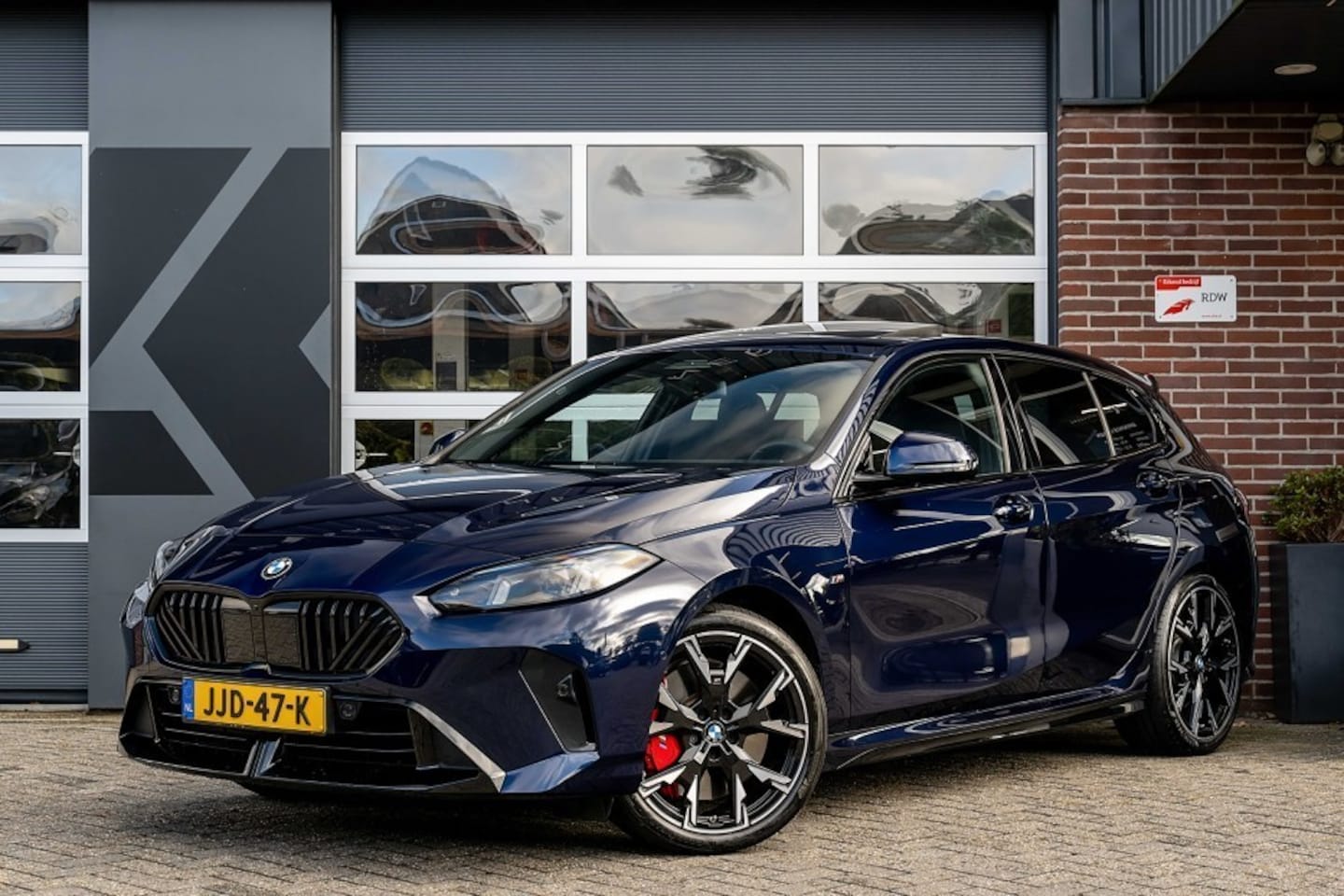 BMW 1-serie - 123 xDrive M Sport Pro | Panorama | Harman/Kardon | Camera | Stoel/Stuurverw. | - AutoWereld.nl