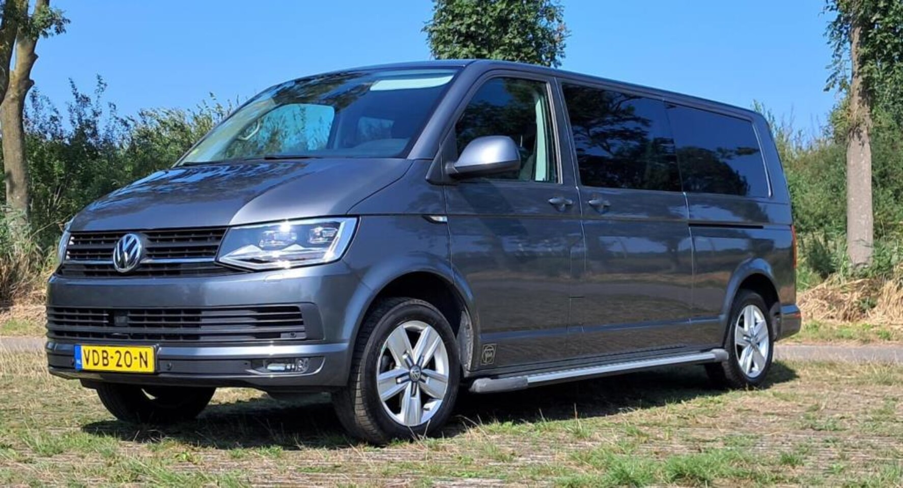 Volkswagen Transporter - 2.0 TDI L2H1 DC Highline 2.0 TDI L2H1 DC Highline - AutoWereld.nl