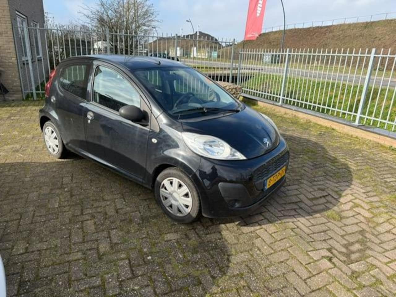 Peugeot 107 - 1.0 Access Accent 1.0 Access Accent - AutoWereld.nl