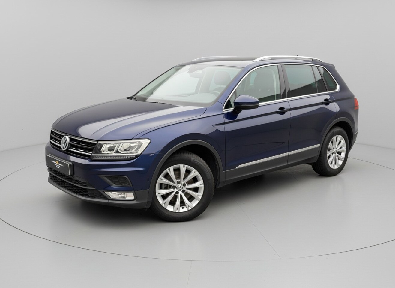 Volkswagen Tiguan - 1.4 TSI Comfortline * Navigatiesysteem * Parkeercamers * Led * Lichtmetalen Velgen * - AutoWereld.nl