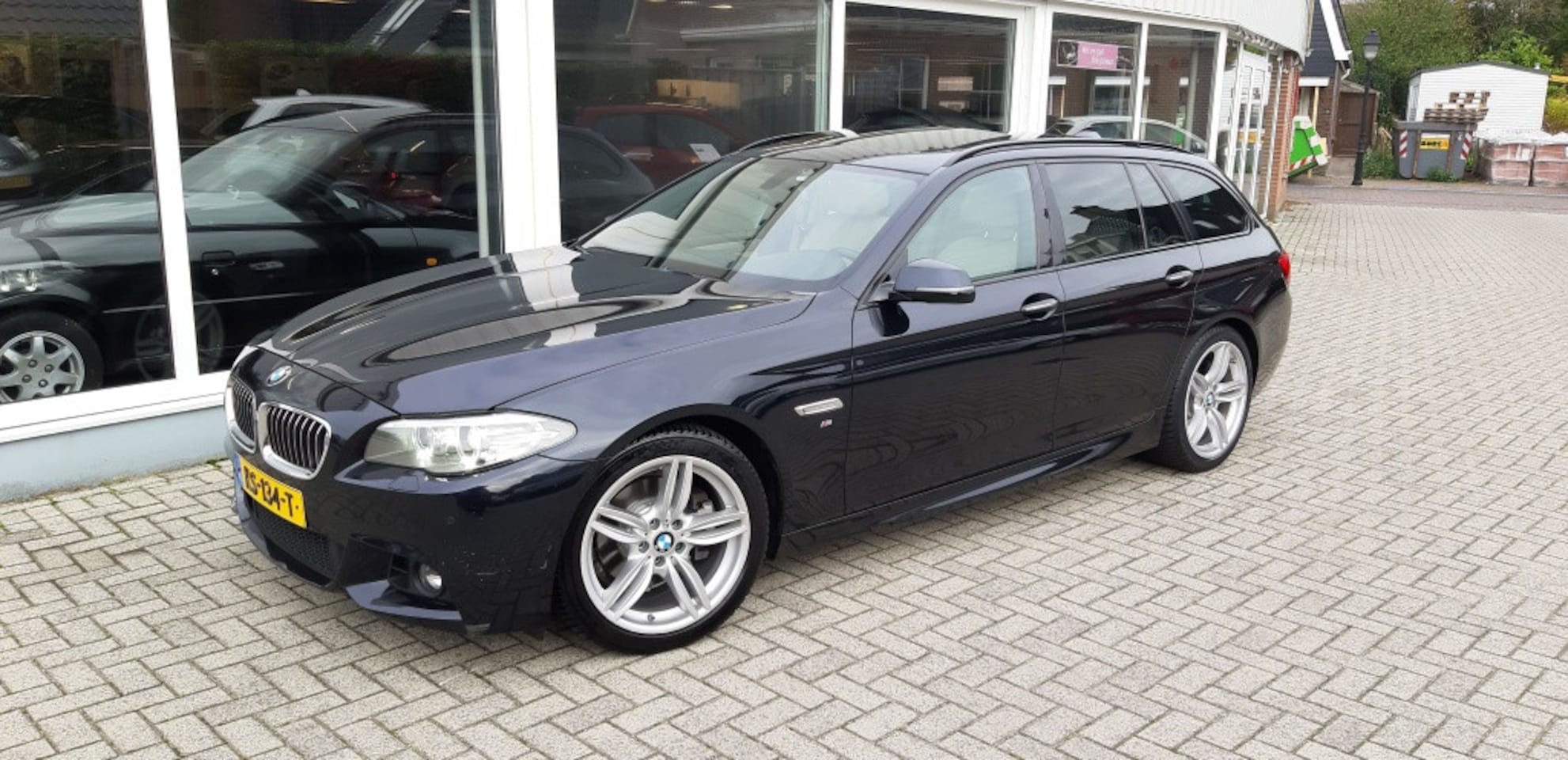 BMW 5-serie Touring - 520i M Sport High Executive Pano.dak/navigatie/Wit leder - AutoWereld.nl