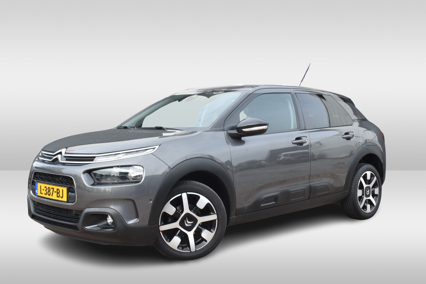 Citroën C4 Cactus - PureTech 110 Shine Plus | Navigatie | Apple Carplay & Android Auto | Isofix Bevestigingspu - AutoWereld.nl