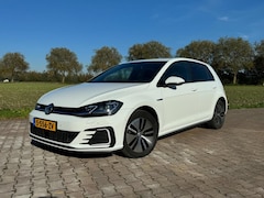 Volkswagen Golf - 1.4 TSI PHEV GTE 205PK PLUG- IN| NAVI| STANDKACHEL| ADAP. CRUISE|Led |