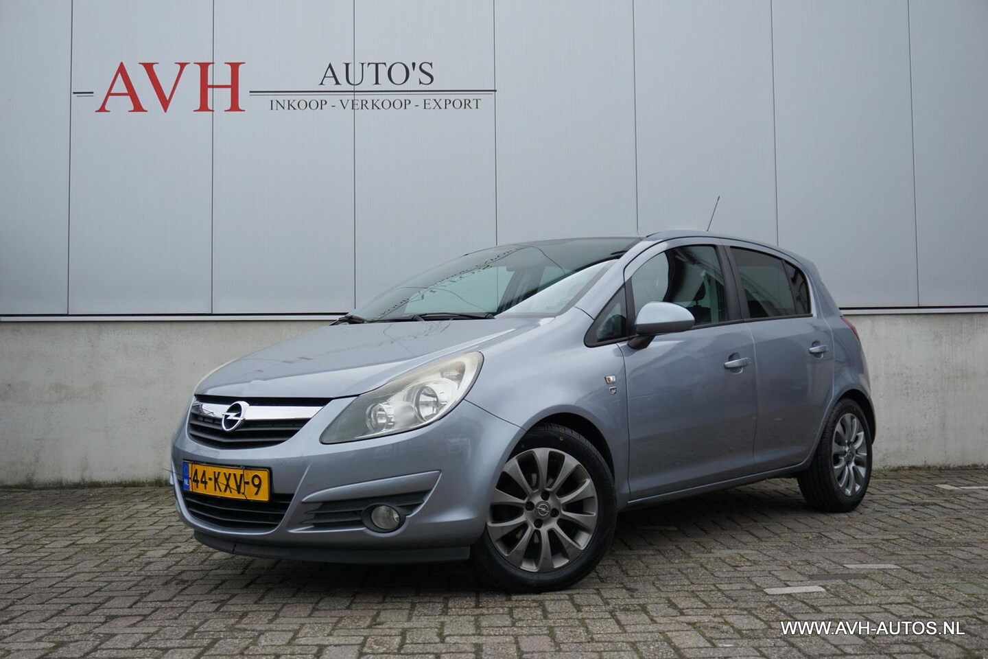 Opel Corsa - 1.2-16V '111' Edition 1.2-16V '111' Edition - AutoWereld.nl