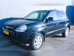 Hyundai Tucson - 2.0i Style Supreme * APK * AIRCO * NIEUWE BANDEN * TREKHAAK * FULL OPTIONS