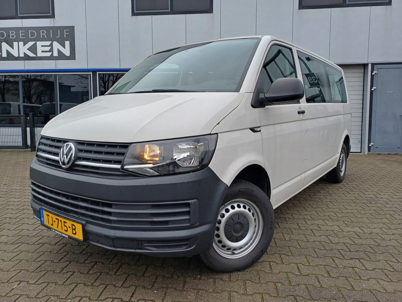 Volkswagen Transporter Kombi - 2.0 TDI L2H1 9PERSONEN/PRIJSEXBTW BPM VRJ/AIRCO/ORGNEDERLANDS - AutoWereld.nl