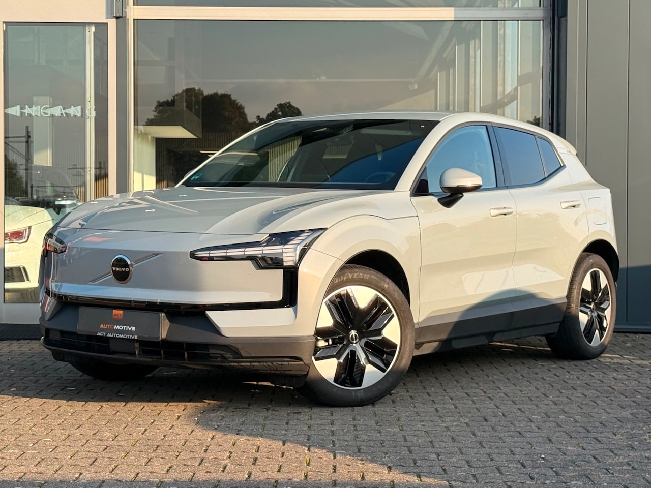 Volvo EX30 - Single Motor Plus Europa 51 kWh - AutoWereld.nl