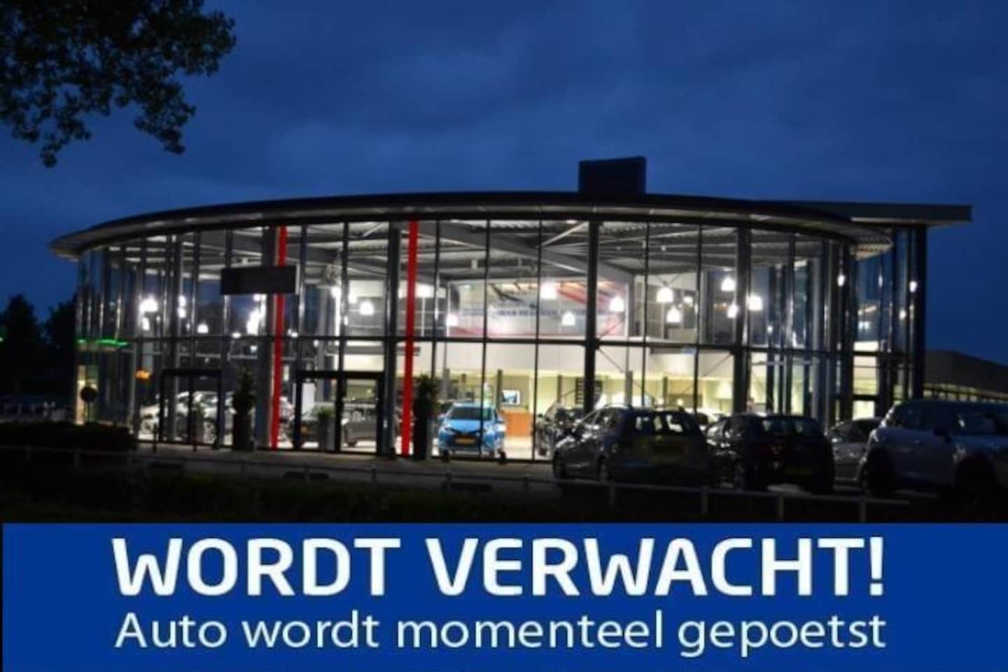 Toyota Corolla Touring Sports - 2.0 Hybrid Business Sport Intro | Navigatie | Climate Control | Cruise Control | Stuur + S - AutoWereld.nl