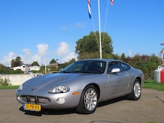 Jaguar XKR - 4.0 V8 Coupé *KETTING VERVANGEN *NETTE AUTO
