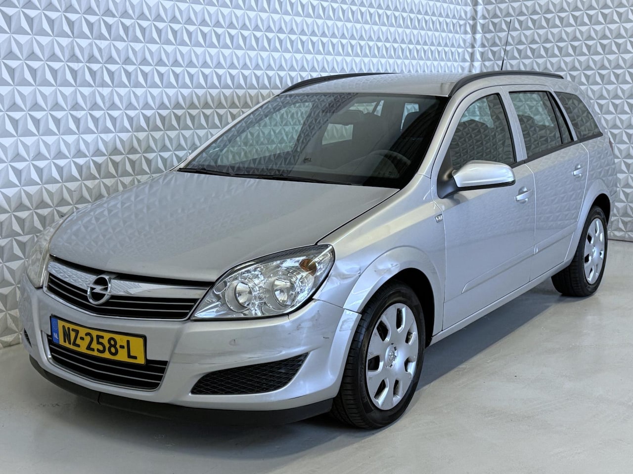 Opel Astra Wagon - 1.7 CDTi Airco Cruise / RECARO interieur! (2007) - AutoWereld.nl